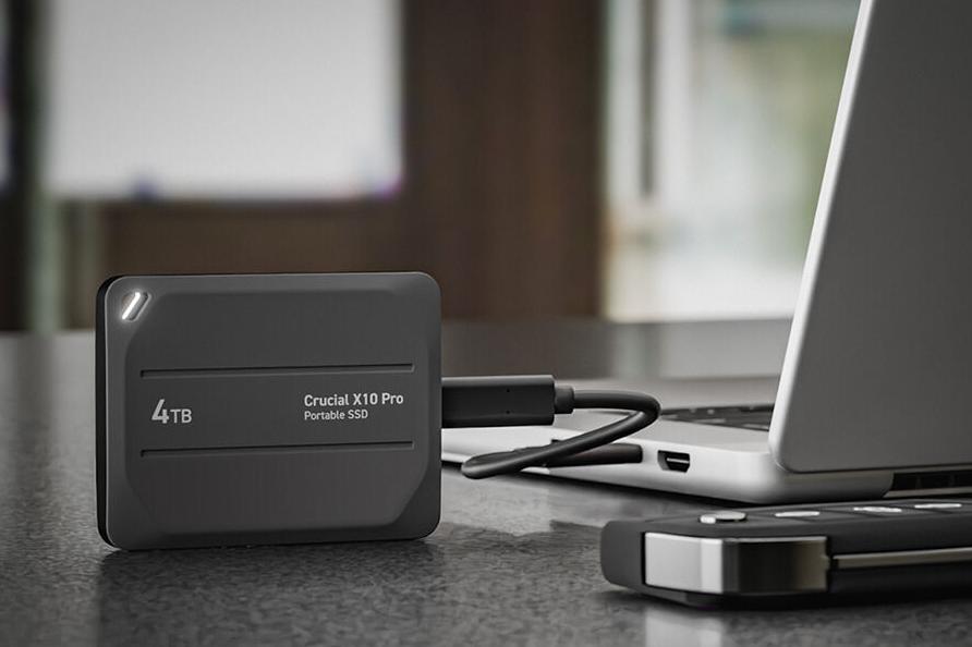 CRUCIAL EXTERNAL SSD 4TB
