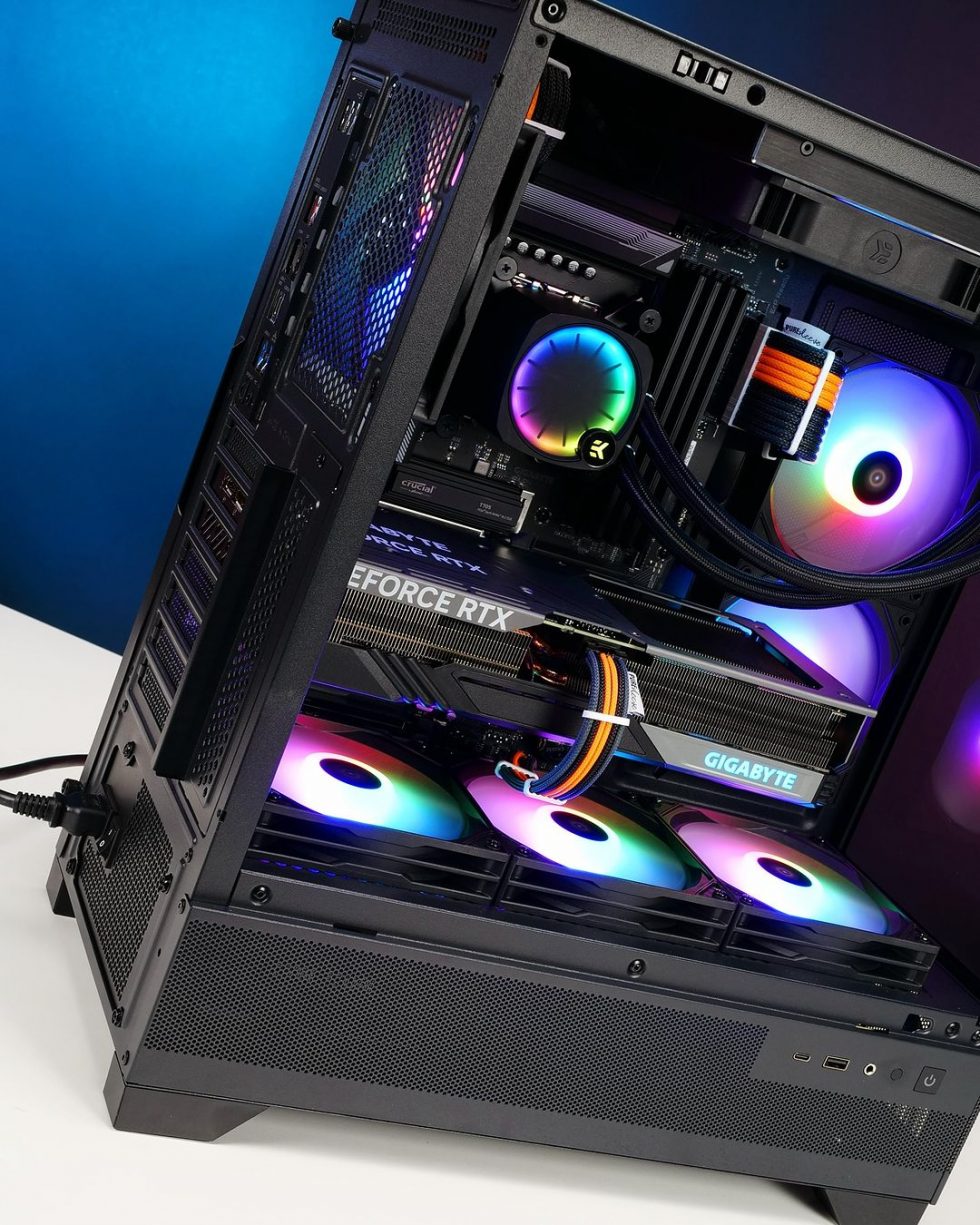 CX700 RGB Elite